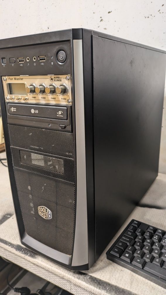 Caixa Coolermaster com Controlador e fans