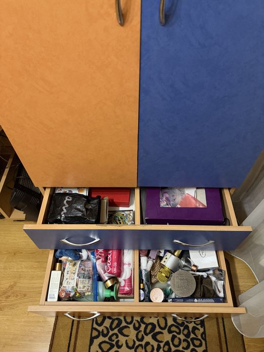 Мебель в детскую шкаф стол дитяча трюмо