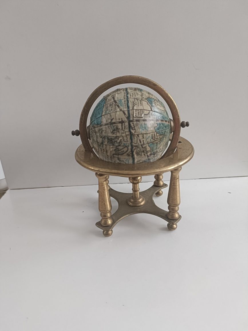 Mały dekoracyjny Globus