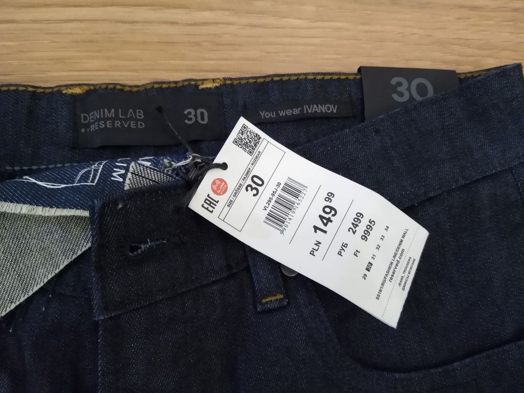 Nowe spodnie jeansowe Reserved 30, slim