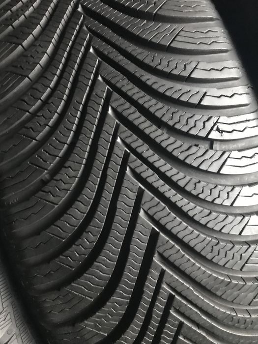 225/55/17 R17 Michelin  Alpin 5 4шт зима