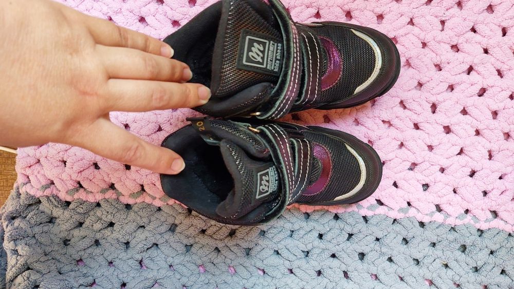 Продам чобітки зимові