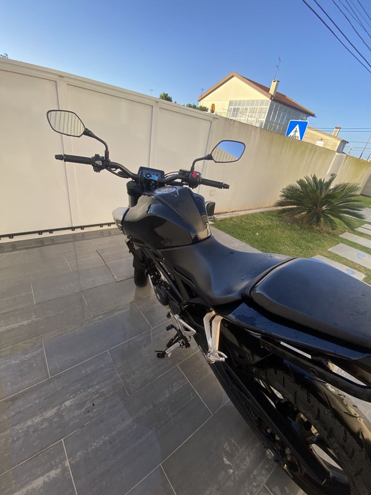 Mota Honda Cb125r(2019)