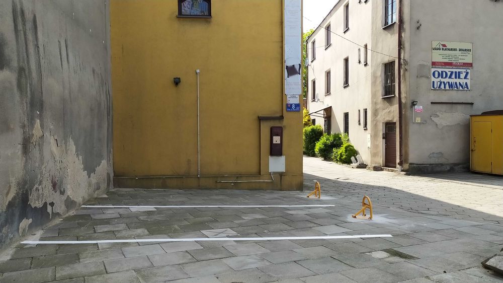 Miejsce parkingowe w centrum Ostrowa Wielkopolskiego