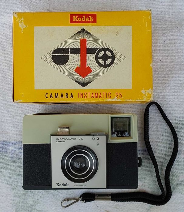 Máquina Fotográfica KODAK Instamatic 25