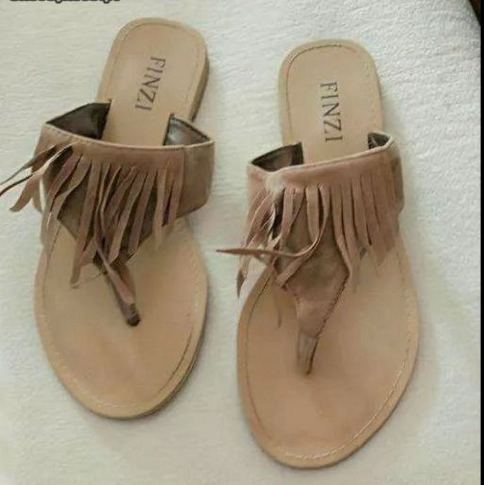 * * * * * NovoS Chinelos de franjas 38 * * * * *