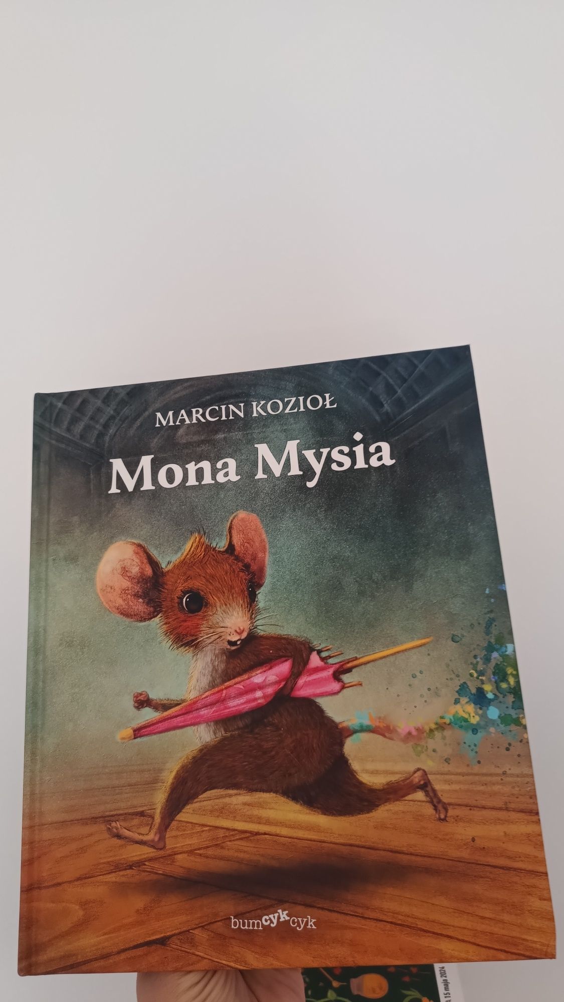 Mona Mysia, Marcin Kozioł