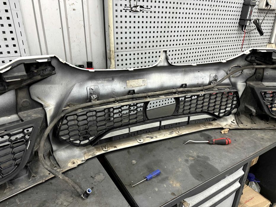 BMW M5 F90 бампер передний в сборе оригинал, решетки, ноздри