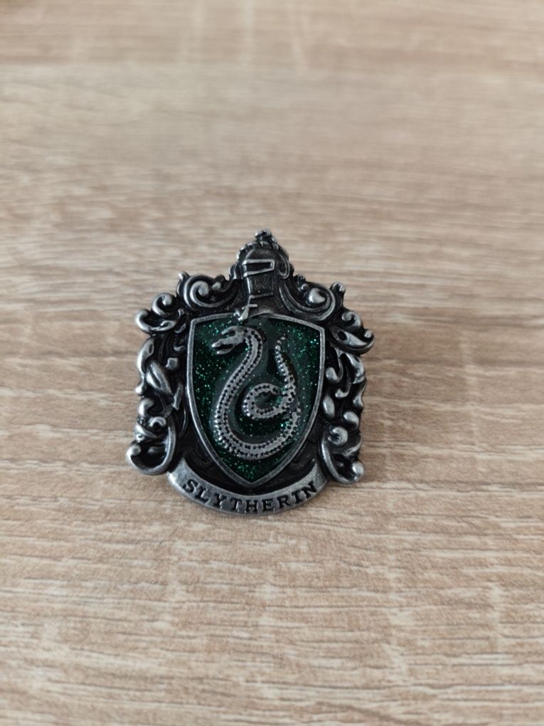 Harry Potter - przypinka Slytherin nowa