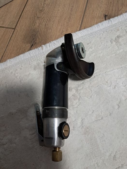 Кутова шліфмашинка компресорна