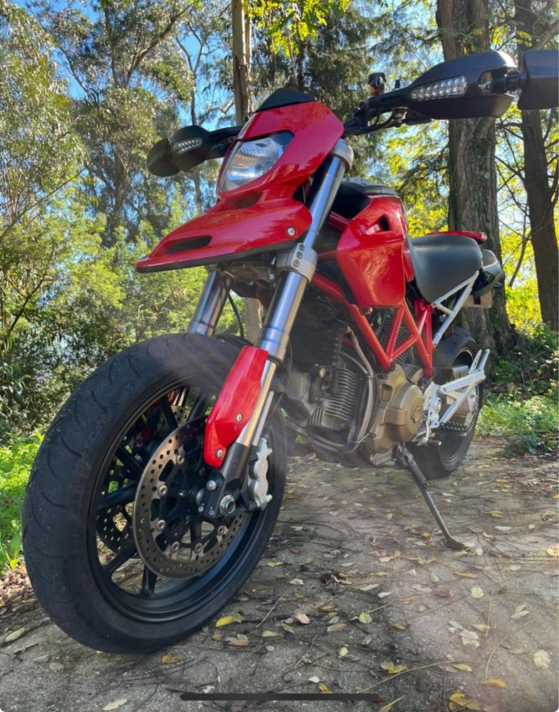 Ducati hypermotard 1100