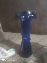 Винтажнная ваза с синего стекла