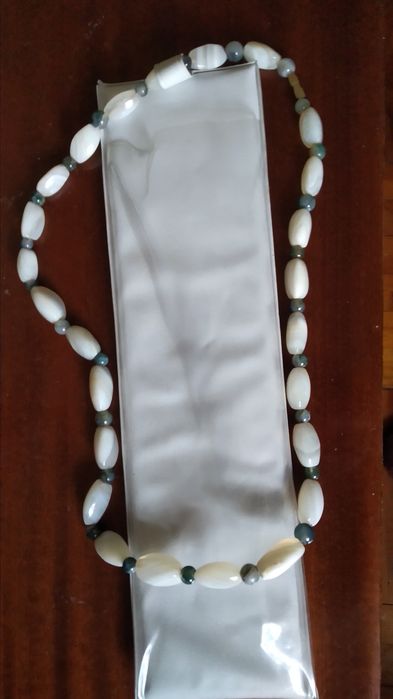 Бусы белый агат. Индия
