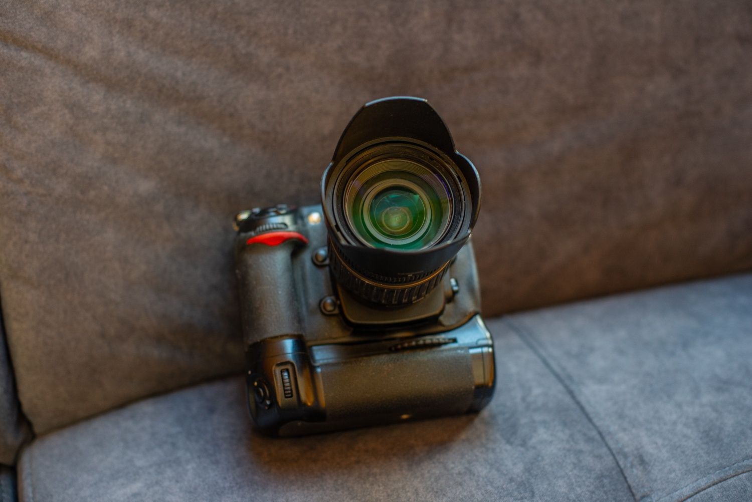 Nikon d300, Tamron 17-50 2,8, grip