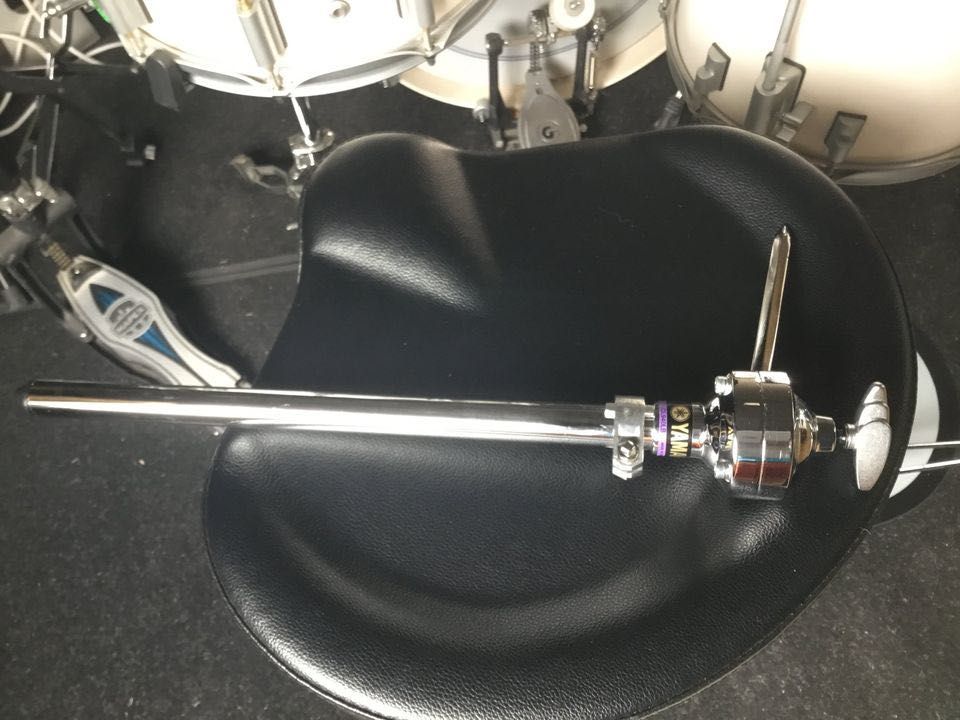 Pad de bateria Yamaha MultiDTX + pedais bombo e HH + holder