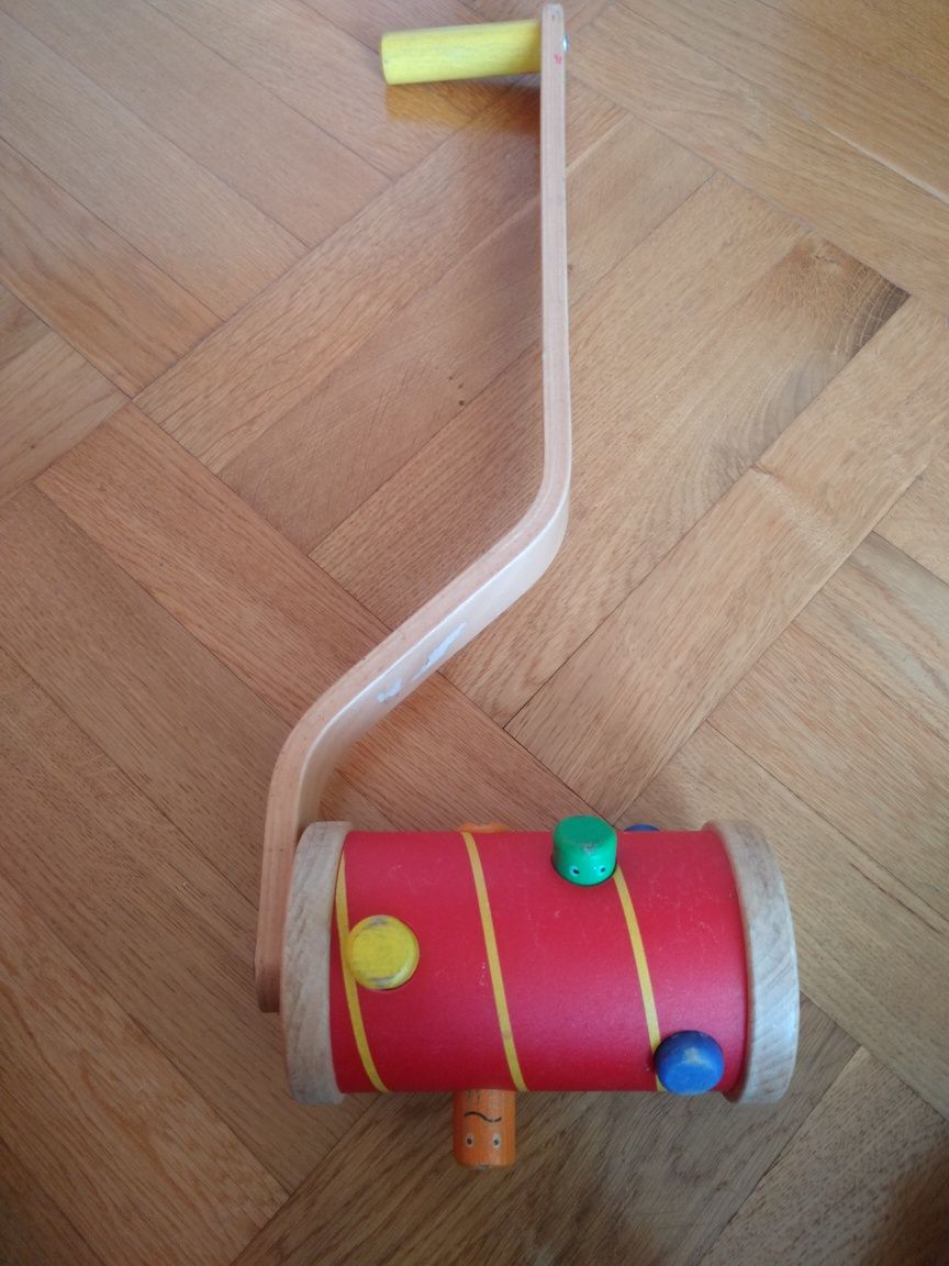 Drewniana zabawka wałek