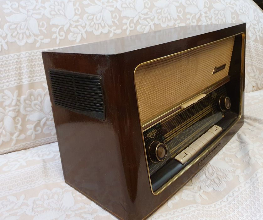 Rádio de válvulas, antigo