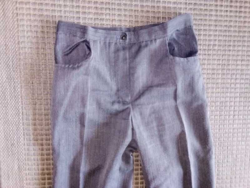 szare proste spodnie materiałowe