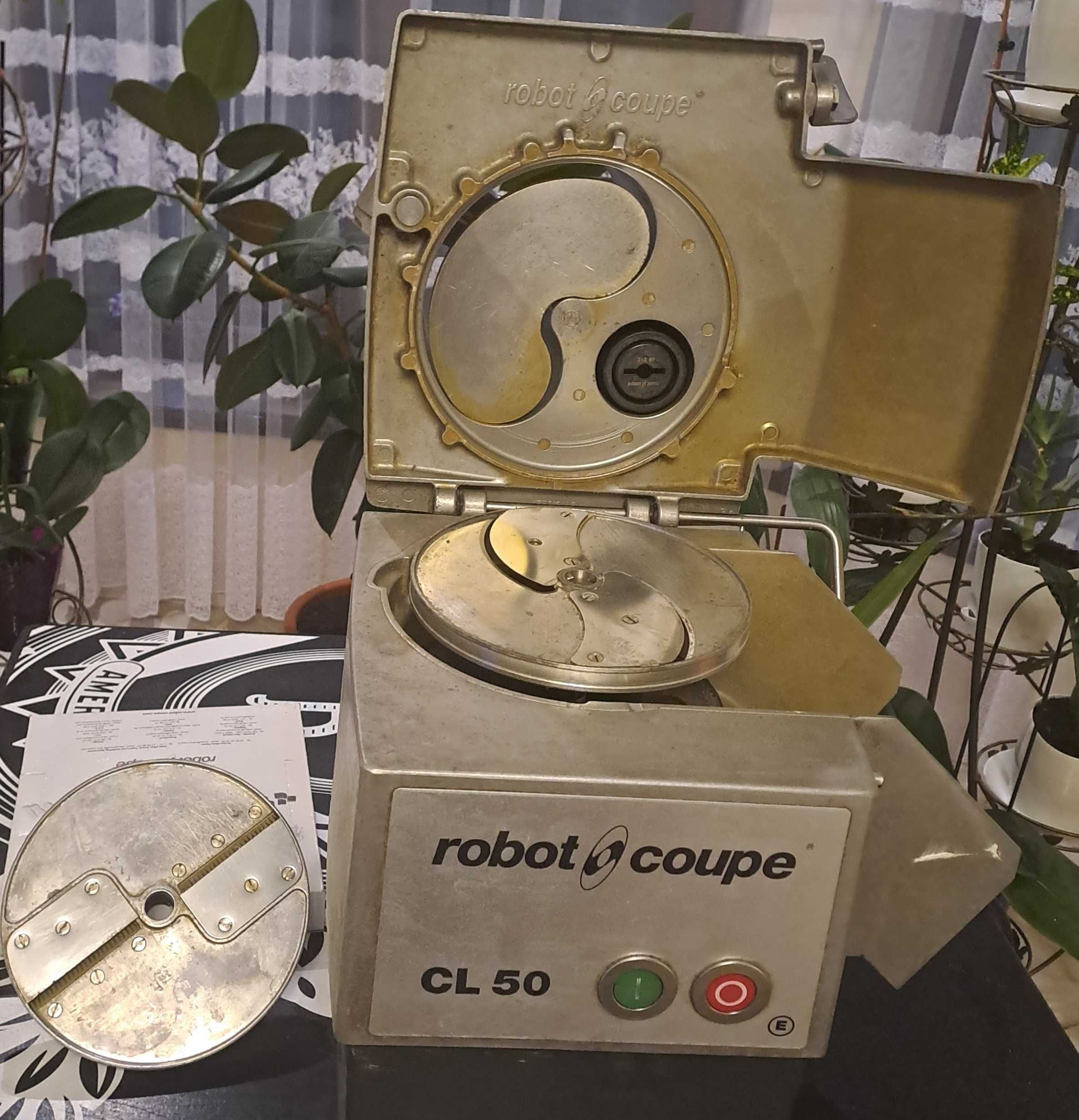 Продам професійну овочерізку robot coupe cl 50