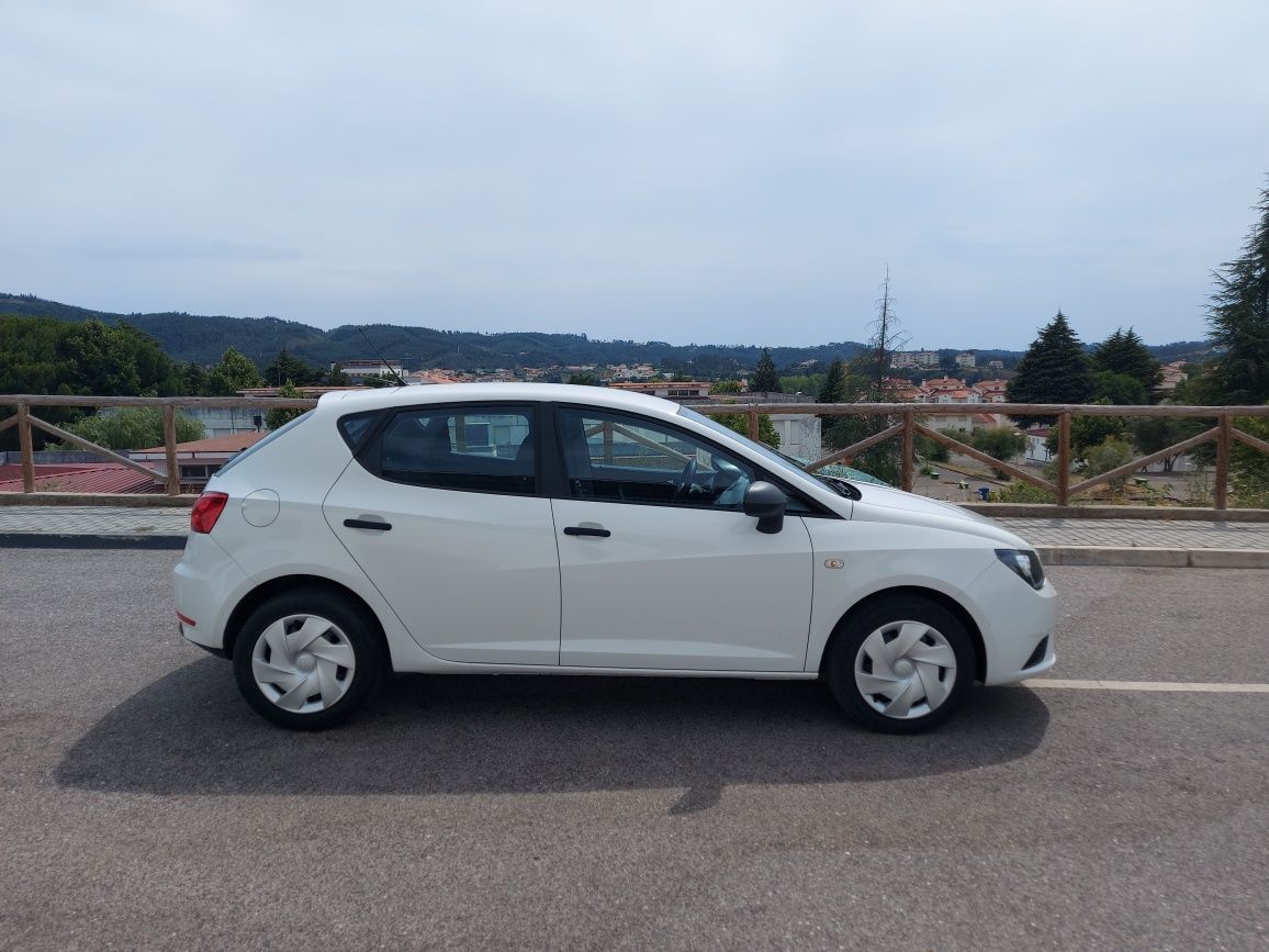 Seat Ibiza 1.2 TDI Reference 5L 2013 Poucos kms Como Novo Financiament