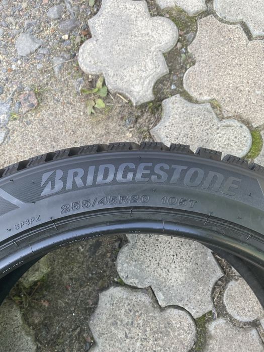 Шини зимові НОВІ R20 Bridgestone 235/50/20 - 255/45/20 VW ID4 Audi Q4