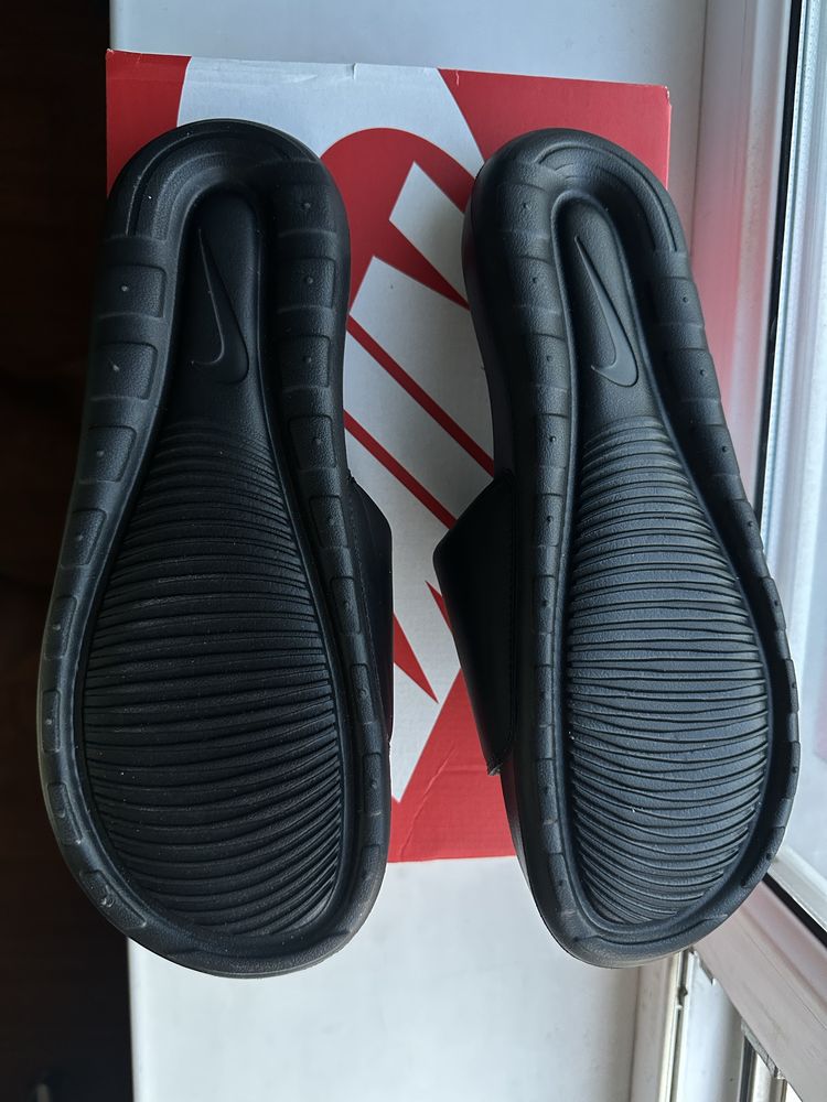 Шльопанці нові Nike