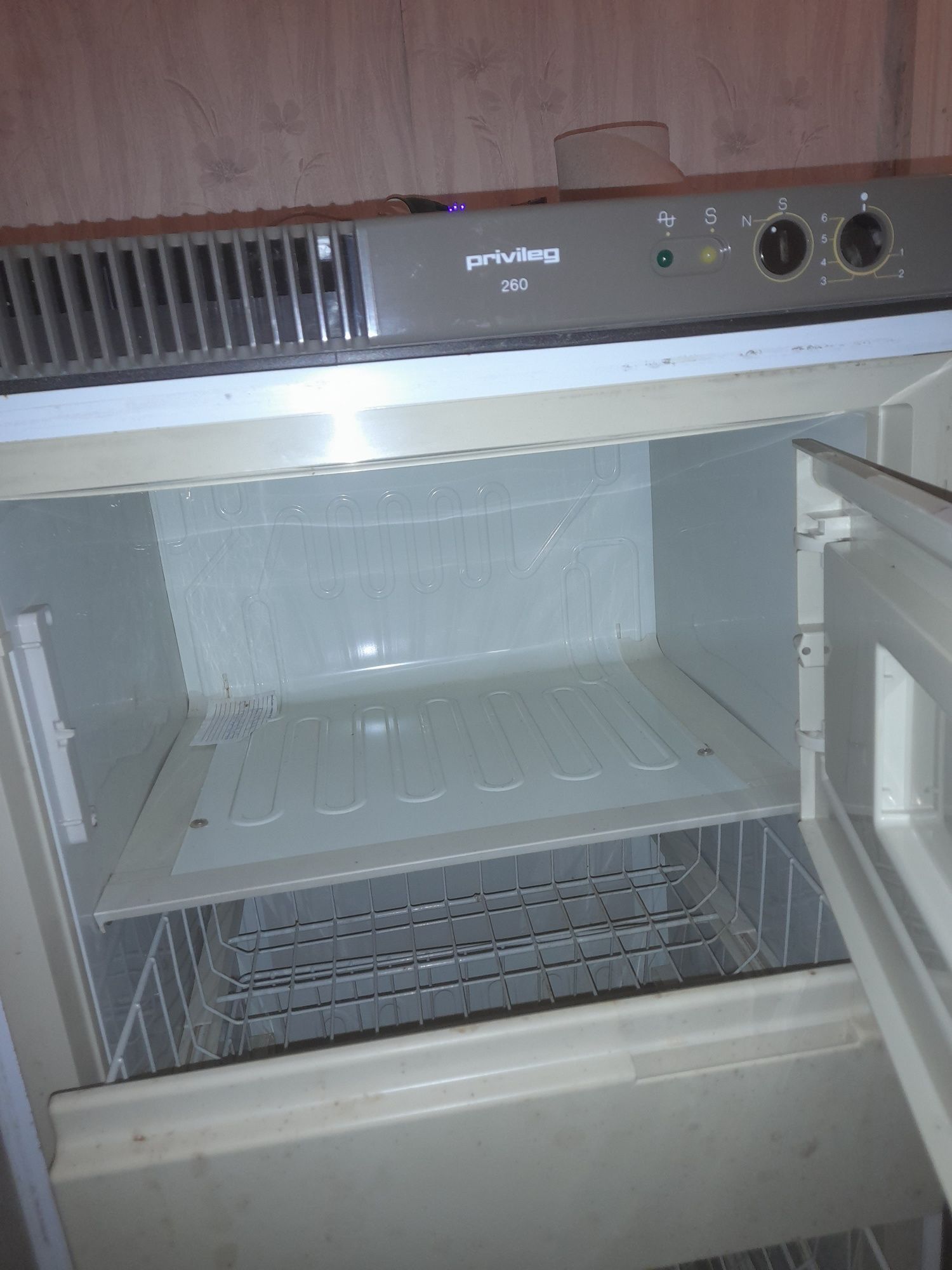 Продам морозильную камеру