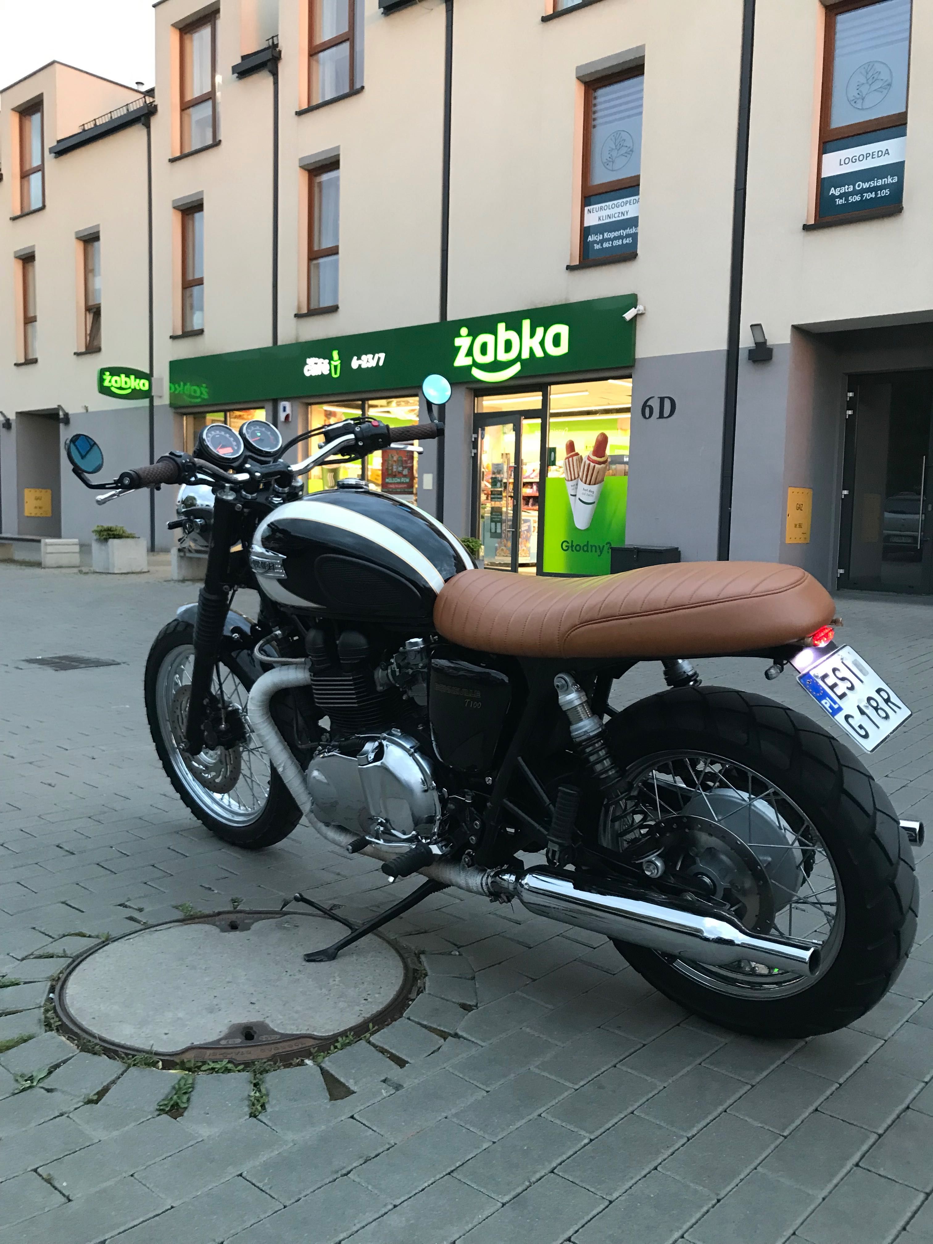 Bonneville T100 Cafe Racer Scrambler Custom