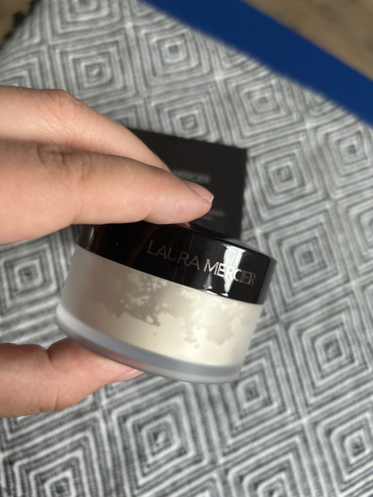 Sypki puder do makijażu Laura Mercier translucent