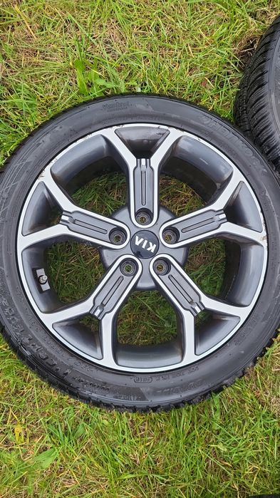 Koła,felgi KIA XCEED 5x114,3,opony zimowe Hankook Winter 235/45/18