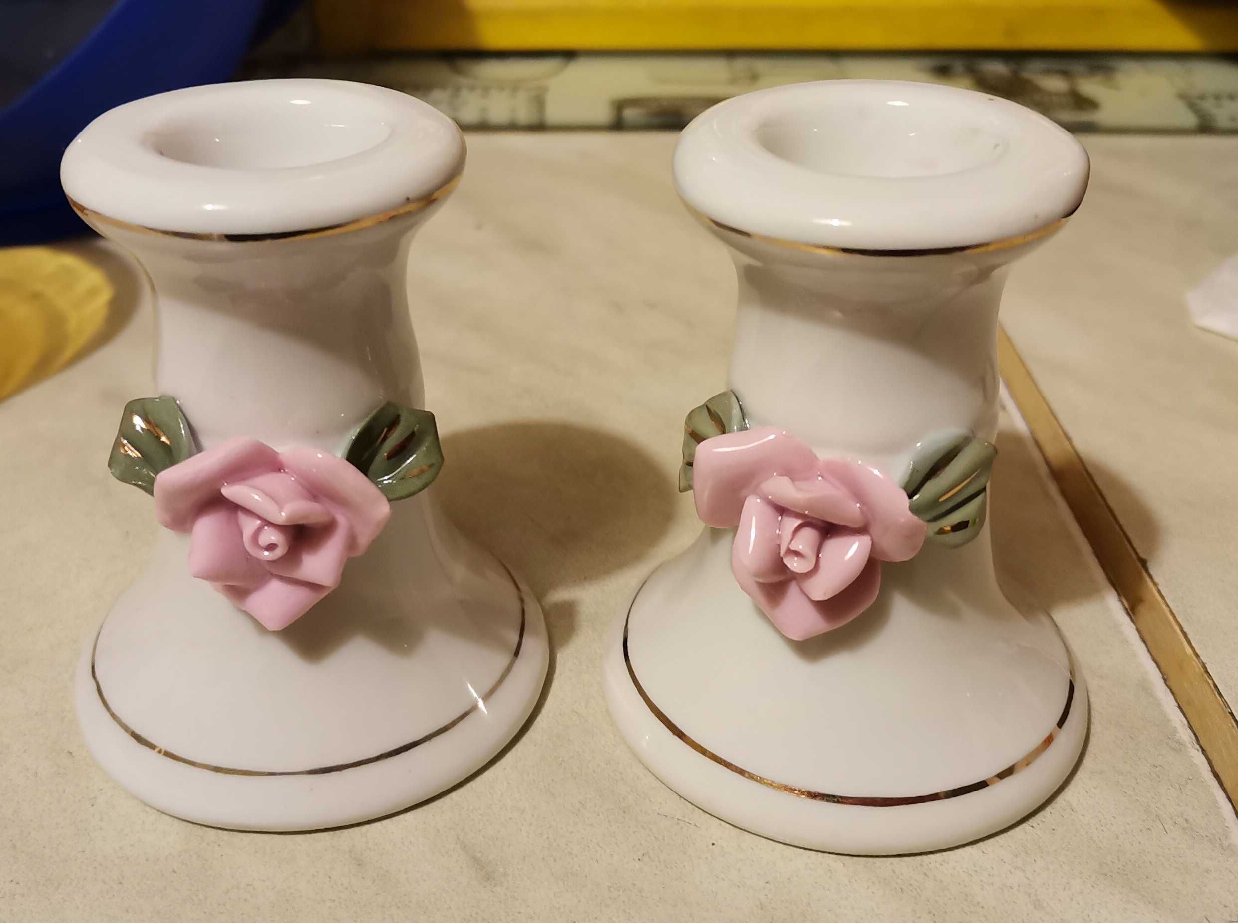 Dwa eleganckie świeczniki porcelanowe