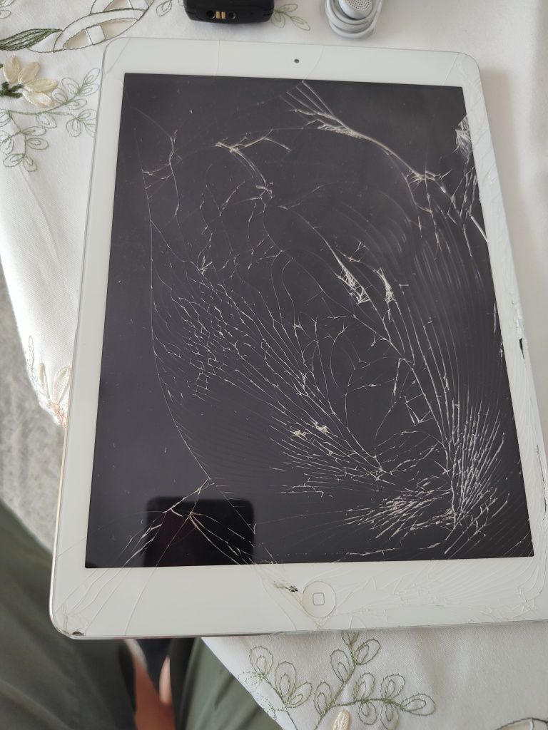 Ipad uszkodzony tablet