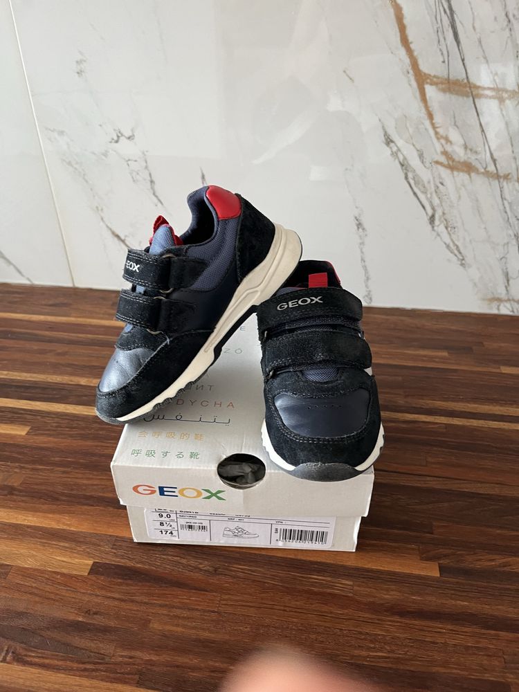 Sapatas em pele Tamanho 26 marca Geox
