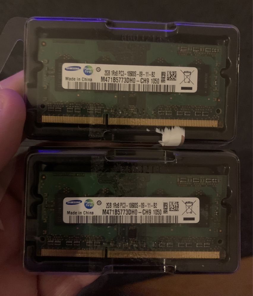 2x Memória RAM 2Gb  Samsung 1Rx8 PC3 10600S