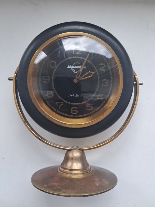 Настільний годинник