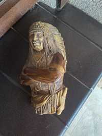 Figurka Indianin rzeźbiony