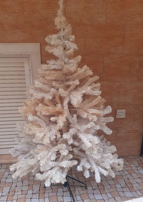 Árvore pinheiro de natal 1.80 cm branco
