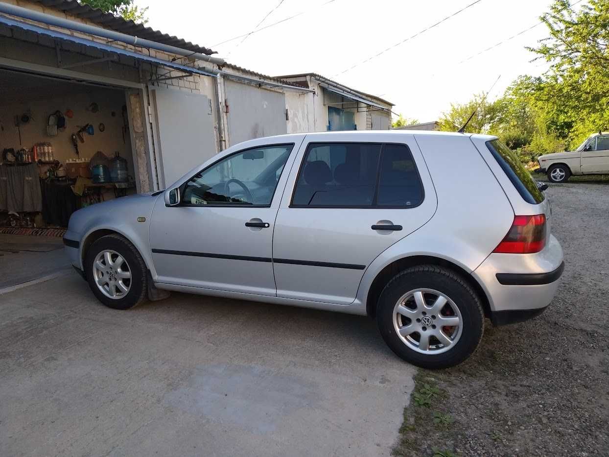 Volkswagen Golf 4 1.6 газ/бензин