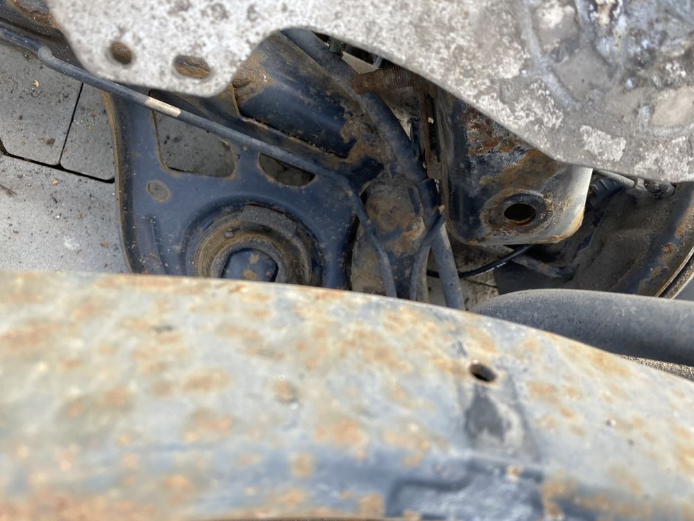 Belka tył Micra K12 Zawieszenie