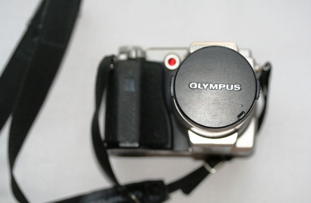 OLYMPUS C-2100 10X Ultra Zoom