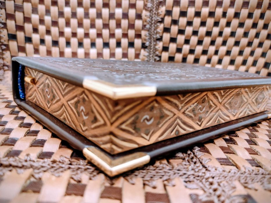 Подарункова книга шкіряна обкладинка "Псалтир Божої Матері"