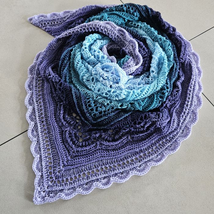 Chusta robiona na szydełku rękodzieło Handmade idealna na prezent
