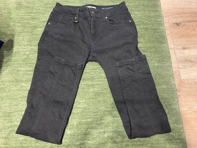 Oryginalne spodnie jeans Burberry, Rozmiar 28.