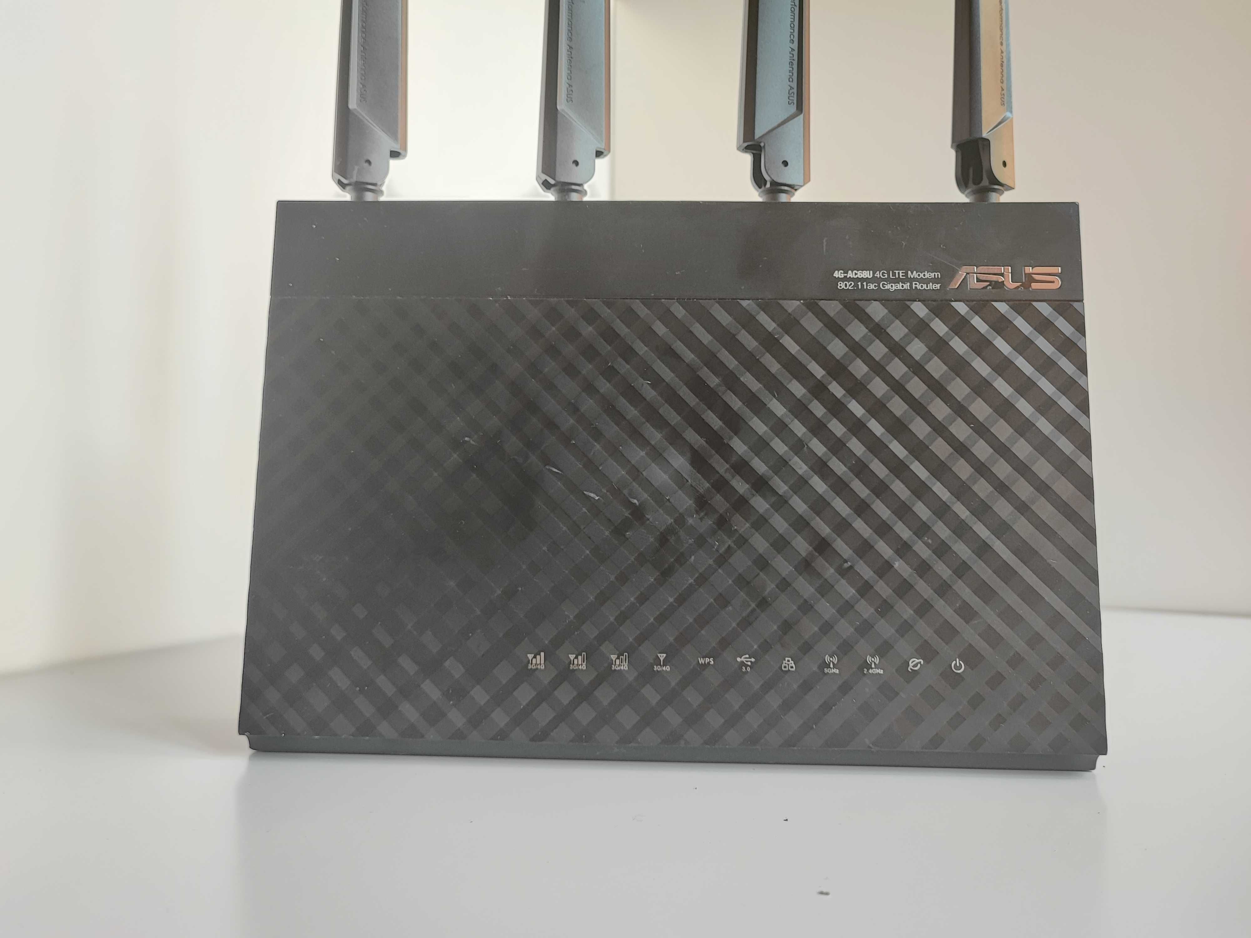 Бездротовий маршрутизатор (роутер) ASUS 4G-AC68U