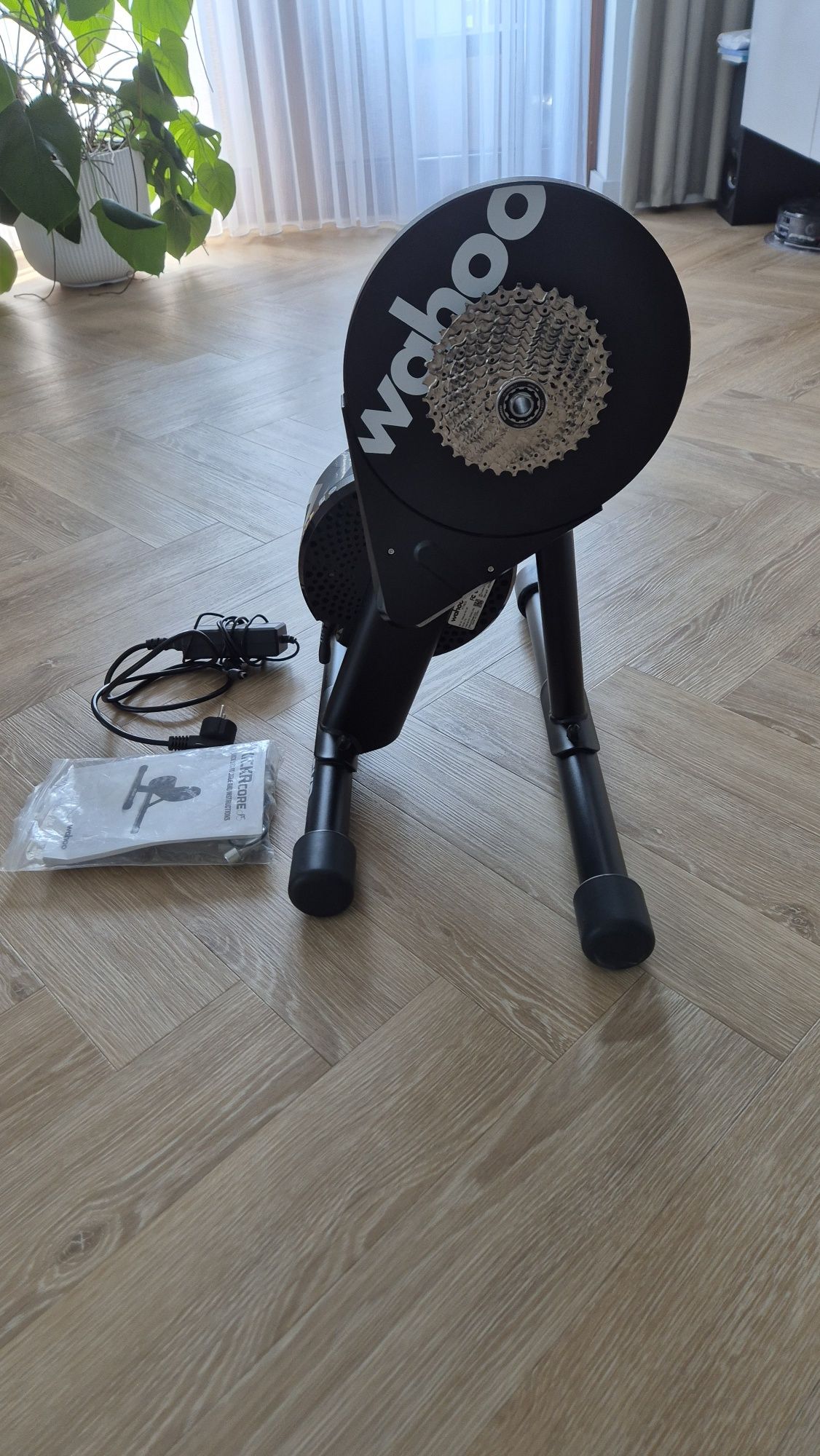 Wahoo kickr core + kaseta shimano 105