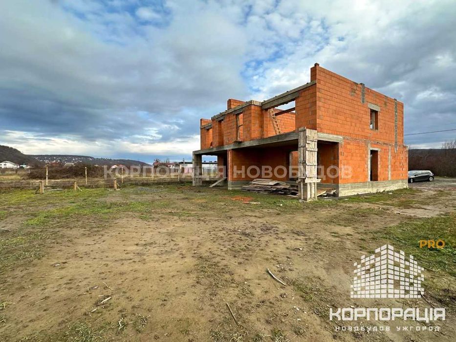 Продаж котеджу з великою ділянкою,3 спальні, поруч ріка, ліс, краєвиди