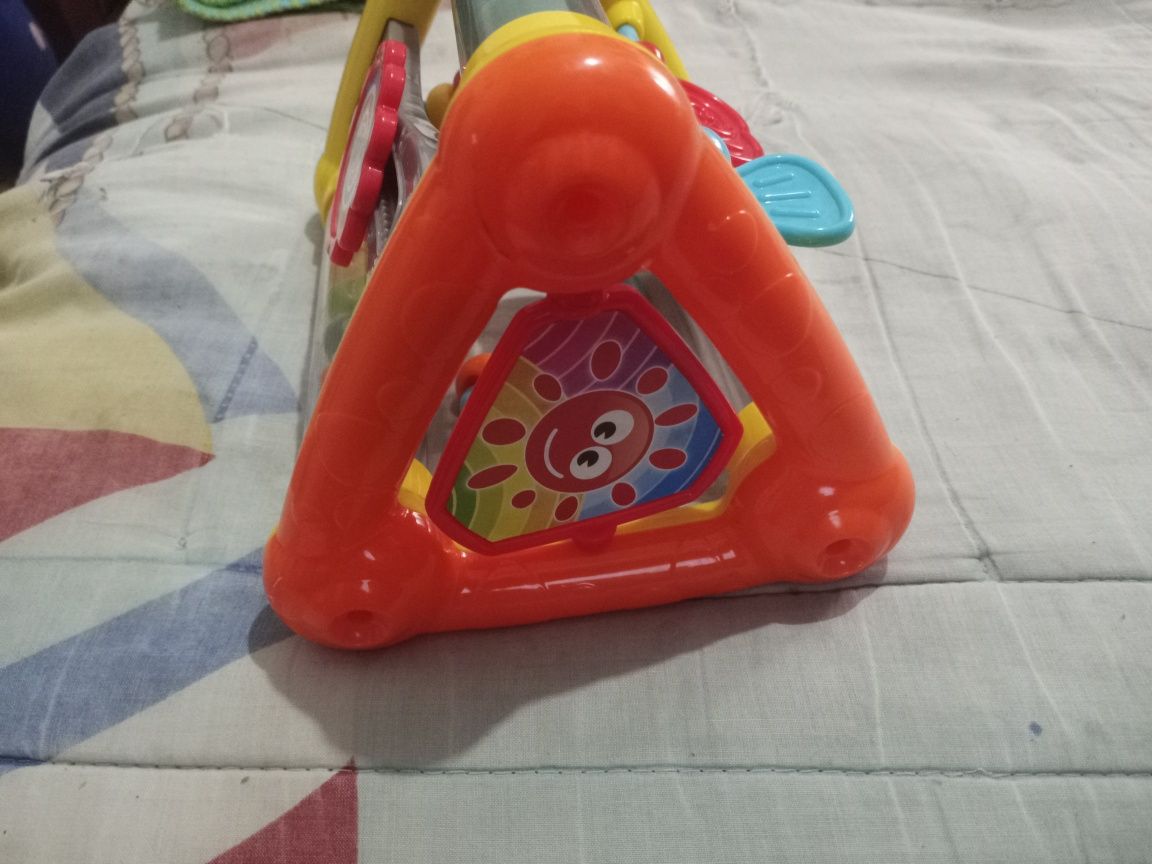 Brinquedo bebê interação