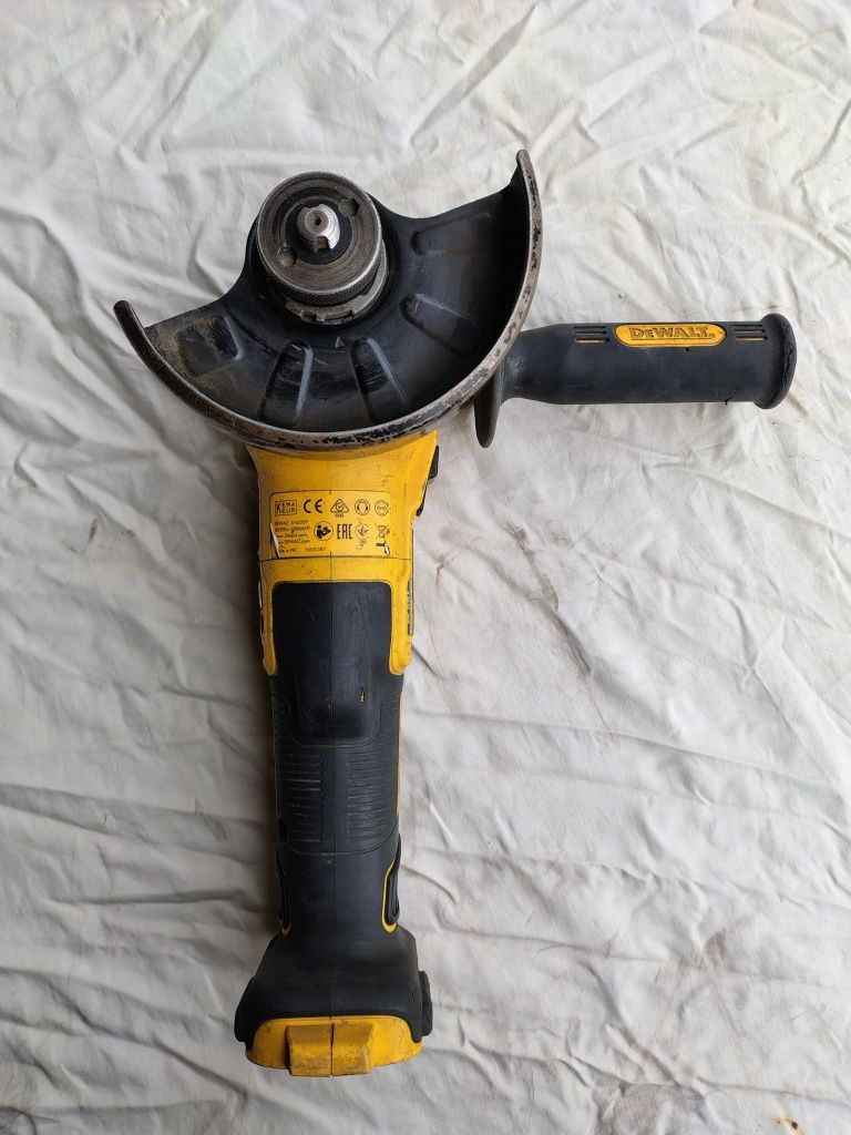 Szlifierka kątowa akumulatorowa dewalt dcg405