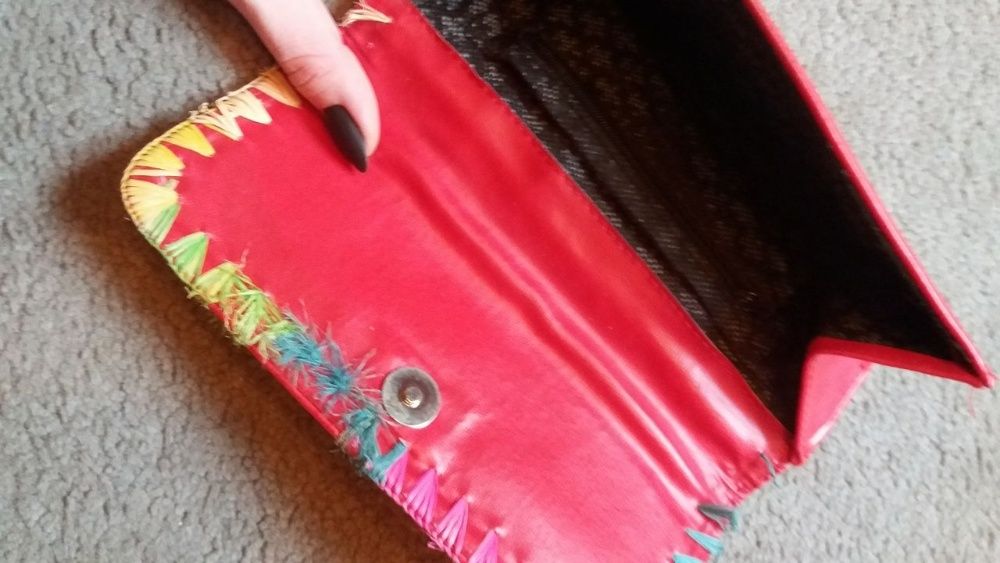 czerwony portfel duży