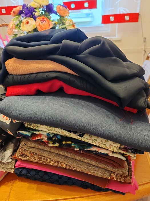 Materiały krawieckie do szycia około 20kg